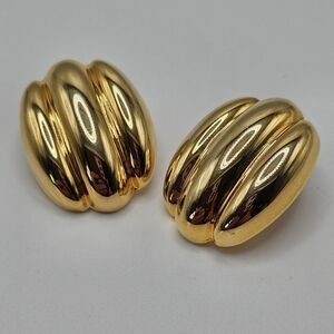 VINTAGE Monet Gold Plated Wave Shell Post Earrings
